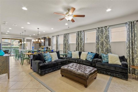 Villa ou maison à louer à Kissimmee, Floride: 5 chambres, 243.59 m2 № 1900818 - photo 7