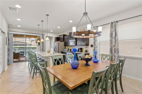 Villa ou maison à louer à Kissimmee, Floride: 5 chambres, 243.59 m2 № 1900818 - photo 10