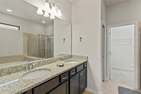 Villa ou maison à louer à Kissimmee, Floride: 5 chambres, 243.59 m2 № 1900818 - photo 17