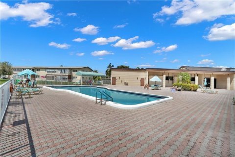 Copropriété à vendre à Margate, Floride: 2 chambres, 91.97 m2 № 2084543 - photo 17