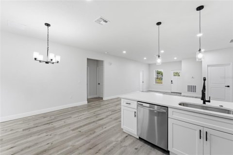 House in Citrus Springs, Florida 4 bedrooms, 170.29 sq.m. № 2234732 - photo 15