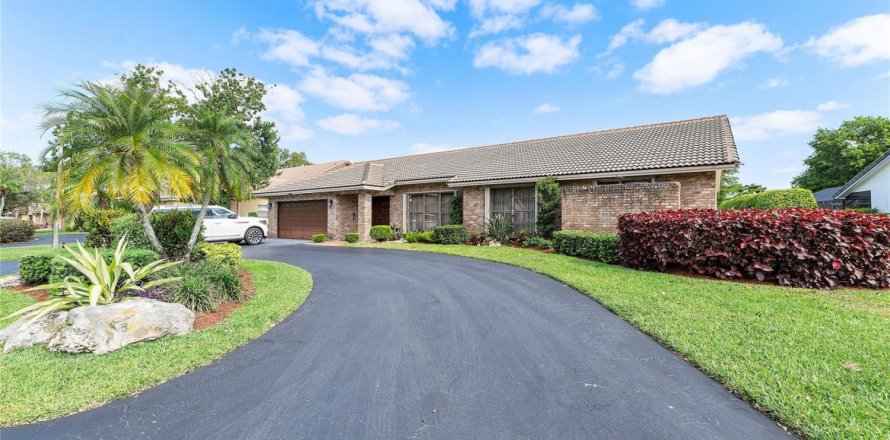 Casa en Coral Springs, Florida 4 dormitorios, 291.06 m2 № 1160542