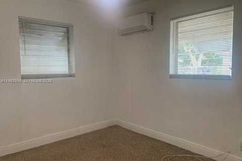 House in Fort Lauderdale, Florida 3 bedrooms, 106.37 sq.m. № 2024722 - photo 11