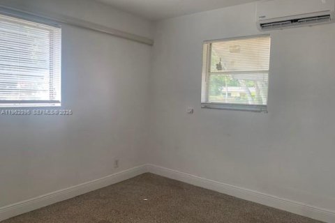 House in Fort Lauderdale, Florida 3 bedrooms, 106.37 sq.m. № 2024722 - photo 13