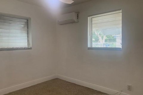 House in Fort Lauderdale, Florida 3 bedrooms, 106.37 sq.m. № 2024722 - photo 12