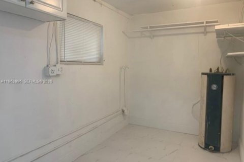 House in Fort Lauderdale, Florida 3 bedrooms, 106.37 sq.m. № 2024722 - photo 15