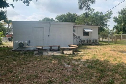 House in Fort Lauderdale, Florida 3 bedrooms, 106.37 sq.m. № 2024722 - photo 16