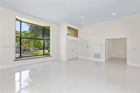House in Cutler Bay, Florida 4 bedrooms, 240.06 sq.m. № 1858916 - photo 12