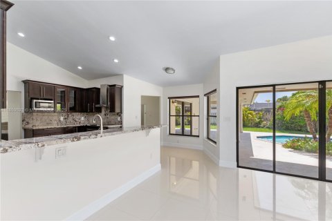 House in Cutler Bay, Florida 4 bedrooms, 240.06 sq.m. № 1858916 - photo 27