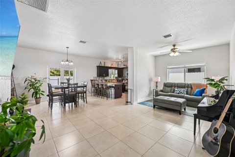 Villa ou maison à vendre à Homestead, Floride: 4 chambres, 148.36 m2 № 2399838 - photo 15