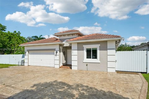 Villa ou maison à vendre à Homestead, Floride: 4 chambres, 148.36 m2 № 2399838 - photo 9