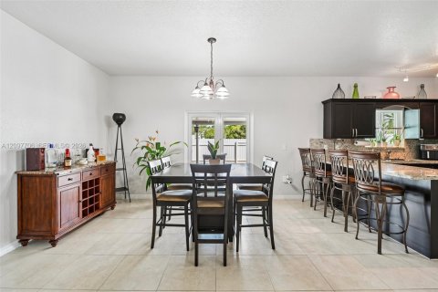 Villa ou maison à vendre à Homestead, Floride: 4 chambres, 148.36 m2 № 2399838 - photo 16