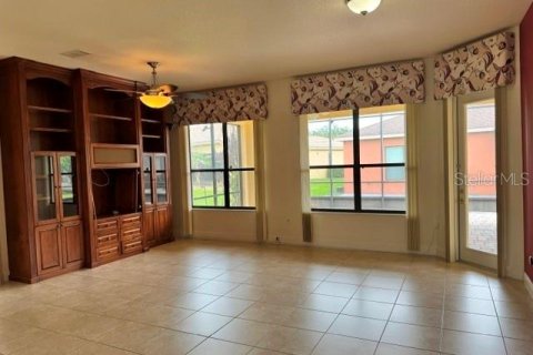 Casa en venta en Poinciana, Florida, 2 dormitorios, 179.77 m2 № 2314212 - foto 3