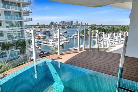 Condo in Fort Lauderdale, Florida, 3 bedrooms  № 2081900 - photo 14