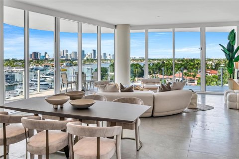 Condo in Fort Lauderdale, Florida, 3 bedrooms  № 2081900 - photo 1
