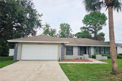 Casa en alquiler en Orlando, Florida, 3 dormitorios, 164.9 m2 № 1918133 - foto 1