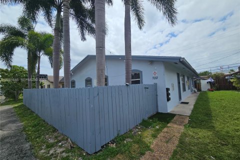 Снять в аренду виллу или дом в Окленд-Парк, Флорида 1 спальня, 218.51м2, № 2066002 - фото 19