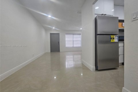 Дом в Окленд-Парк, Флорида 1 спальня, 218.51м2 № 2066002