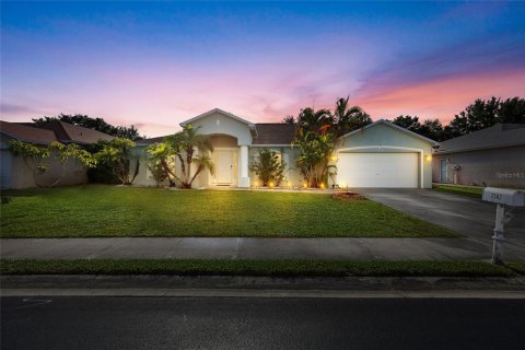 House in Fort Myers, Florida 3 bedrooms, 185.15 sq.m. № 2200752 - photo 3