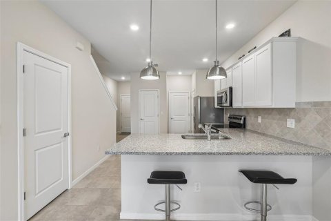Touwnhouse à vendre à Wesley Chapel, Floride: 2 chambres, 134.8 m2 № 2137532 - photo 7
