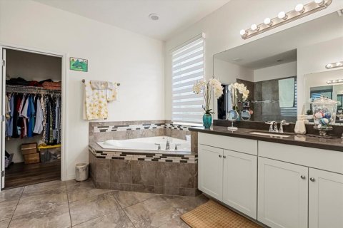 Casa en venta en Orlando, Florida, 4 dormitorios, 302.95 m2 № 1835042 - foto 17