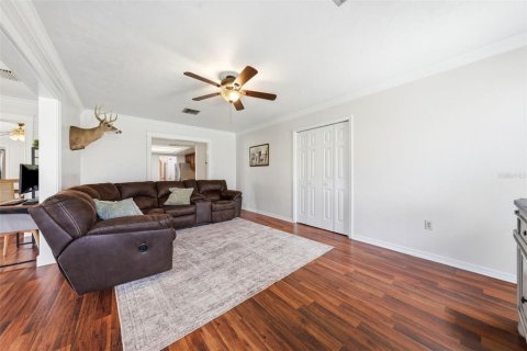 House in Tavares, Florida 2 bedrooms, 169.64 sq.m. № 2201986 - photo 7