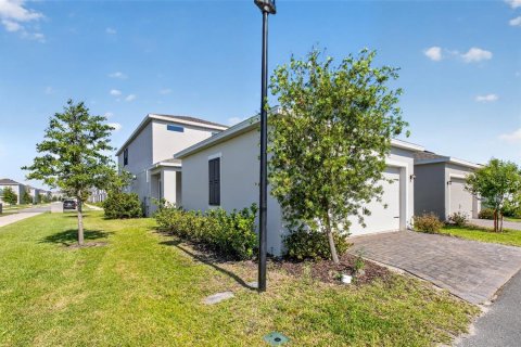 House in DeBary, Florida 4 bedrooms, 232.26 sq.m. № 2222900 - photo 5