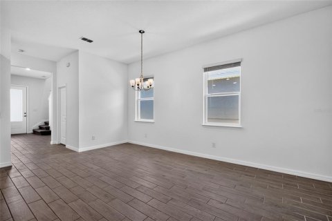 House in DeBary, Florida 4 bedrooms, 232.26 sq.m. № 2222900 - photo 17
