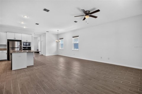 House in DeBary, Florida 4 bedrooms, 232.26 sq.m. № 2222900 - photo 15