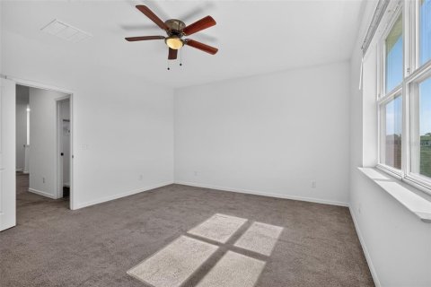 House in DeBary, Florida 4 bedrooms, 232.26 sq.m. № 2222900 - photo 20