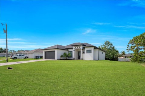 Villa ou maison à vendre à Lehigh Acres, Floride: 3 chambres, 157.75 m2 № 2283381 - photo 3