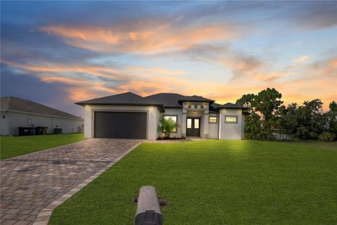 Villa ou maison à Lehigh Acres, Floride 3 chambres, 157.75 m2 № 2283381