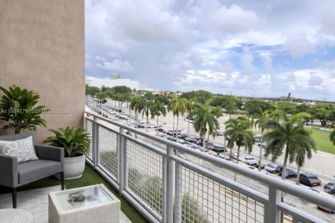 Copropriété à vendre à Miami, Floride: 1 chambre, 90.86 m2 № 2045857 - photo 5