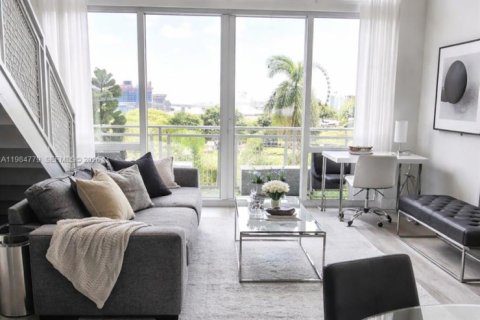 Condo à Miami, Floride, 1 chambre  № 2045857
