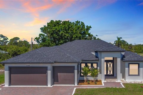 House in Englewood, Florida 3 bedrooms, 199.74 sq.m. № 1736325 - photo 1