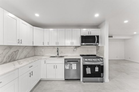 Condo in Delray Beach, Florida, 1 bedroom  № 2088017 - photo 9