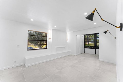 Condo in Delray Beach, Florida, 1 bedroom  № 2088017