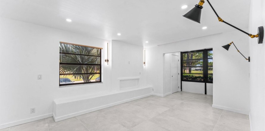 Condo in Delray Beach, Florida, 1 bedroom  № 2088017