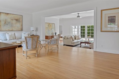 House in Coral Gables, Florida 4 bedrooms, 204.11 sq.m. № 2172568 - photo 5