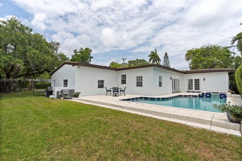 House in Coral Gables, Florida 4 bedrooms, 204.11 sq.m. № 2172568 - photo 28
