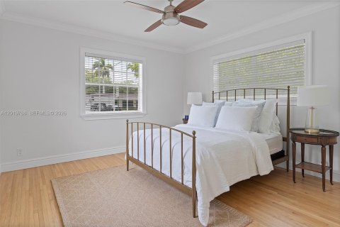 House in Coral Gables, Florida 4 bedrooms, 204.11 sq.m. № 2172568 - photo 18