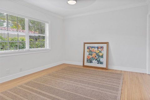 House in Coral Gables, Florida 4 bedrooms, 204.11 sq.m. № 2172568 - photo 21