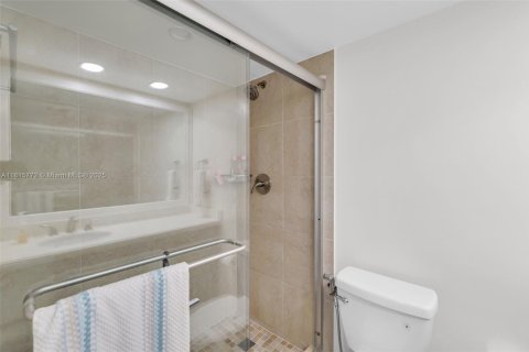 Condo in Pompano Beach, Florida, 2 bedrooms  № 1768477 - photo 20