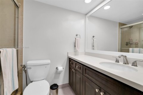 Condo in Pompano Beach, Florida, 2 bedrooms  № 1768477 - photo 18