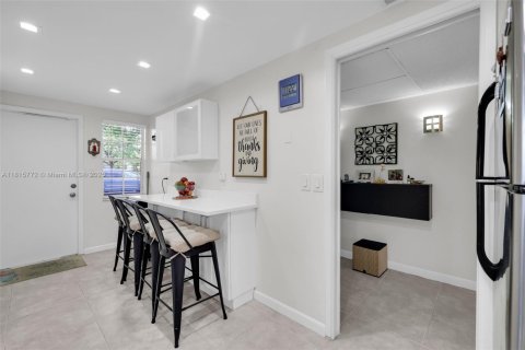 Condo in Pompano Beach, Florida, 2 bedrooms  № 1768477 - photo 8