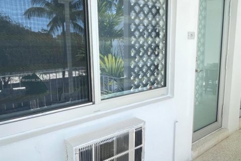 Copropriété à louer à Miami Beach, Floride: 43.66 m2 № 1713794 - photo 16