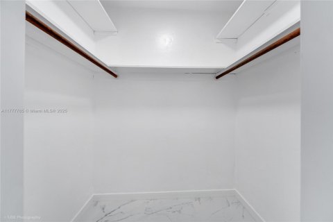 Copropriété à louer à Miami Beach, Floride: 43.66 m2 № 1713794 - photo 14