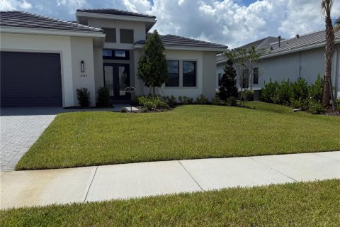 House in Sarasota, Florida 4 bedrooms, 278.71 sq.m. № 1909129 - photo 3