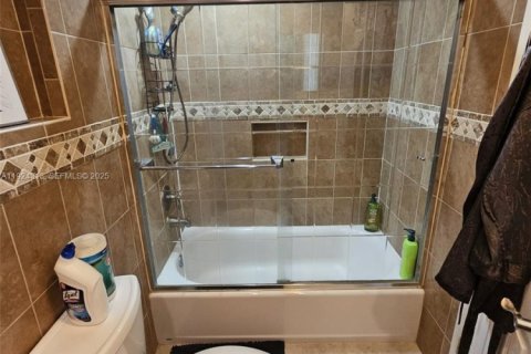 Condo in Hollywood, Florida, 2 bedrooms  № 1984258 - photo 14