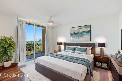 Condo in Miami, Florida, 3 bedrooms  № 2004753 - photo 24